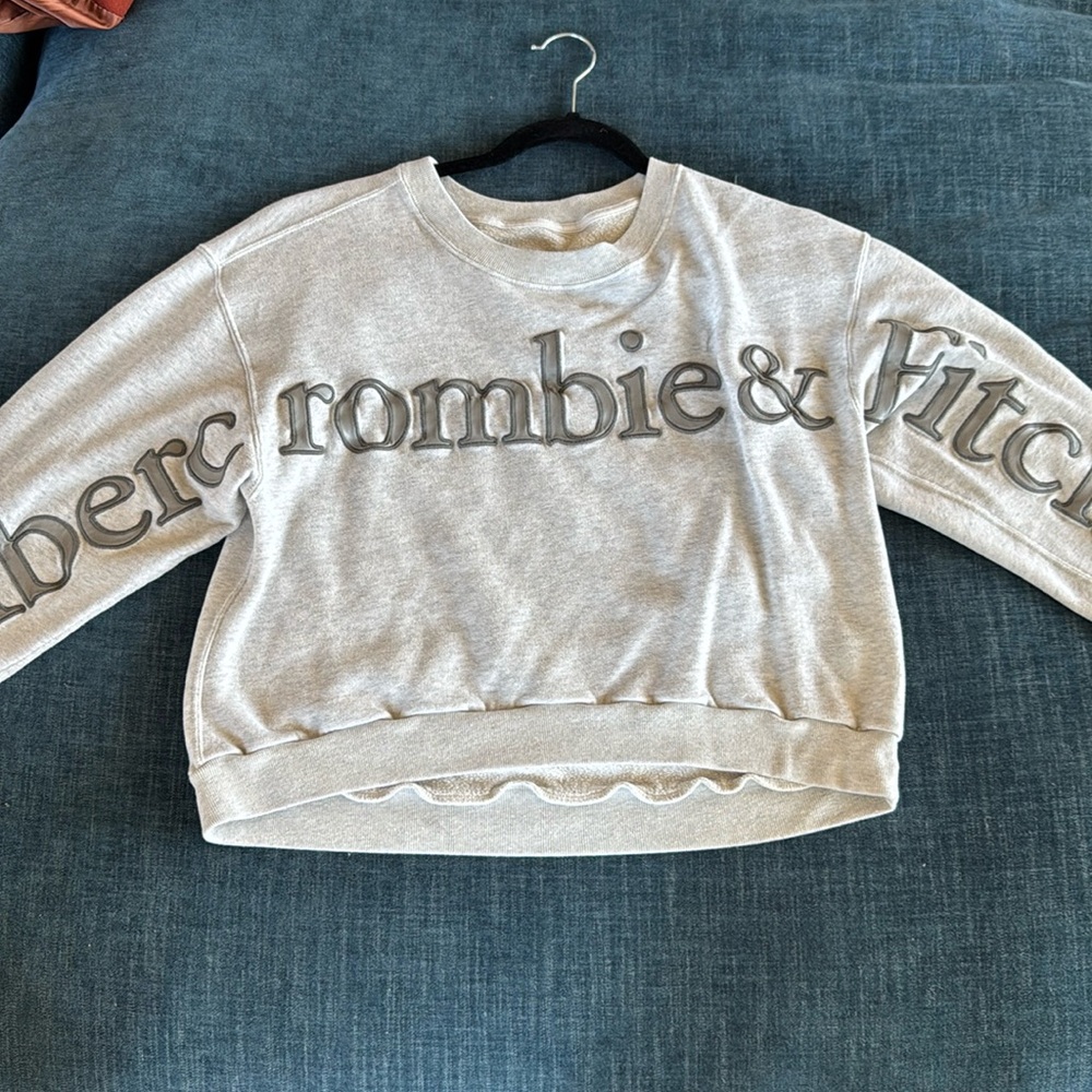 Abercrombie & Fitch Soft Max Sweater S